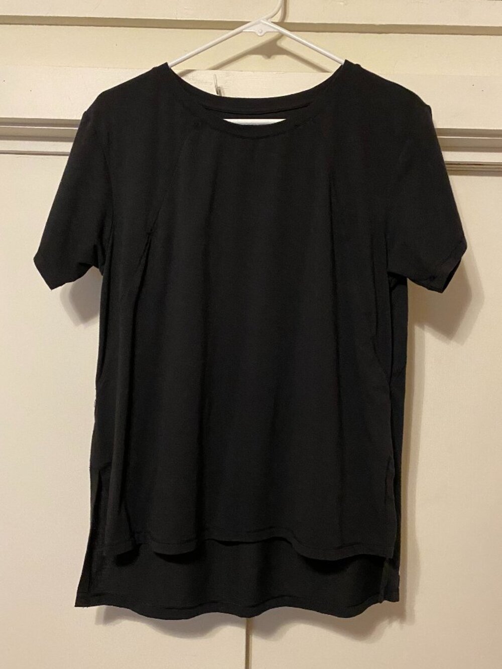 Avia, activewear t-shirt w/large high/low design & large side slits, size M